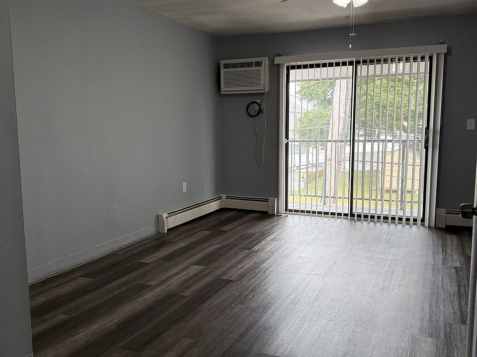 1st image of 168 Fulton St #8