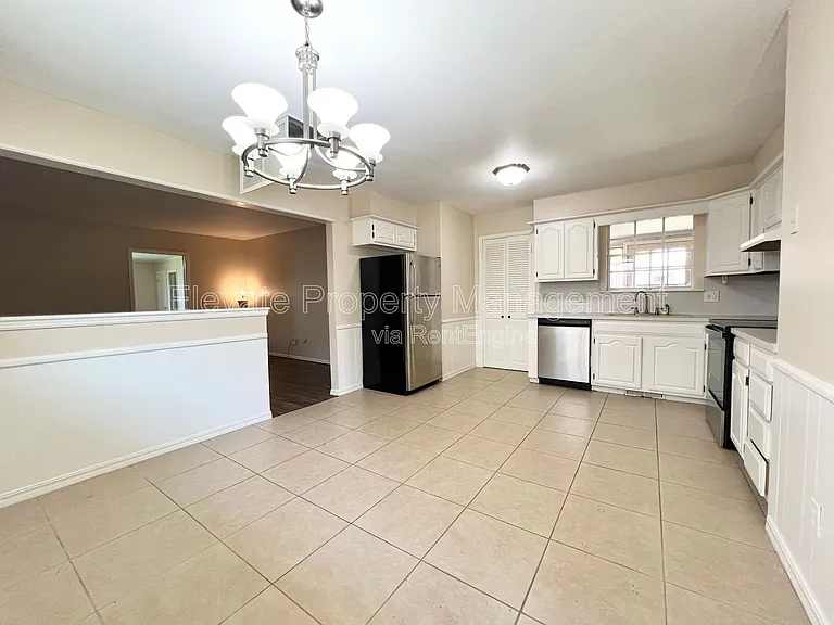 4225 NW 51st St — Photo 5
