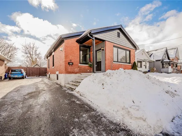 13 Grenville Ave, Kitchener, ON N2G 3S3