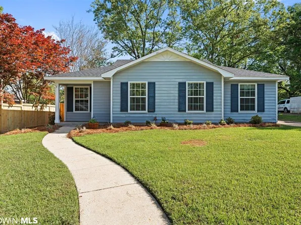 6420 Autumn Ridge Dr, Mobile, AL 36695