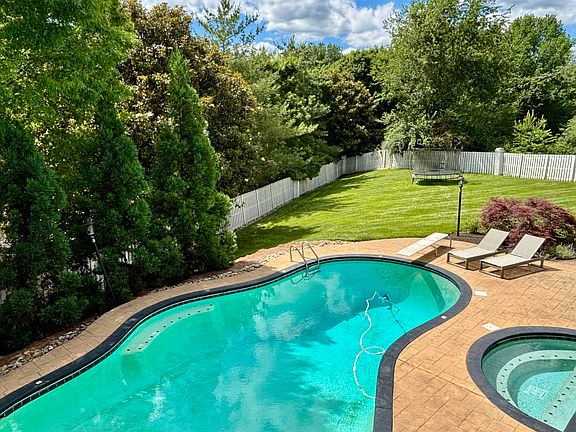 2nd image of 9124 Farrell Park Ln