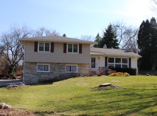 12985 Cardinal Crest Dr, Brookfield, WI 53005