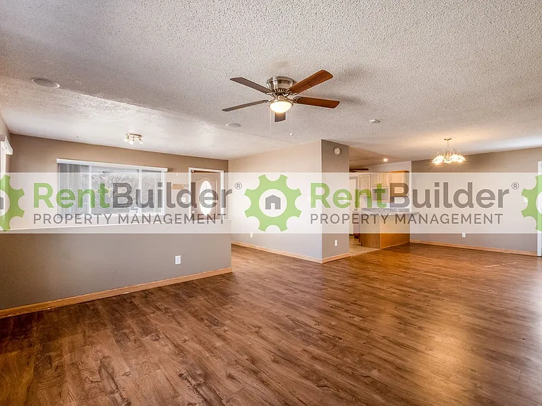 14104 Turner Pl NE — Photo 10