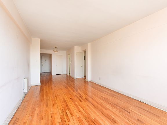 5th image of 2621 Union St APT 6G