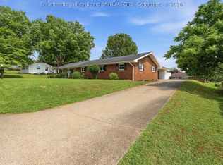 804 S Ritchie Ave, Ravenswood, WV 26164