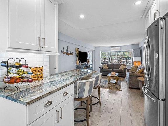 5th image of 1511 SE 15th Court #104