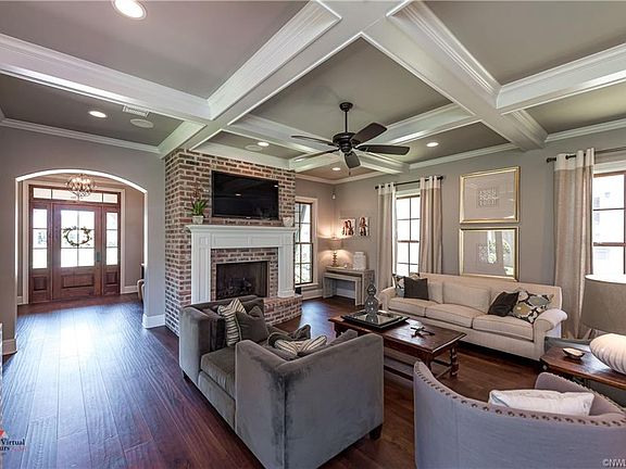 3rd image of 219 Hollybrook Dr