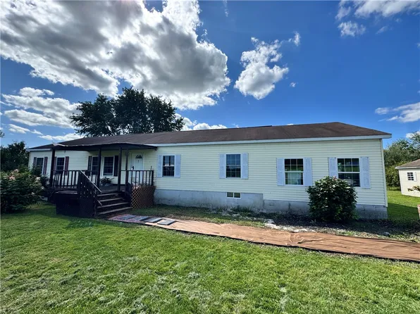 2164 Edwards Rd, Waterloo, NY 13165