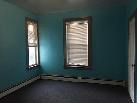 4th image of 20 Parker Ave #2