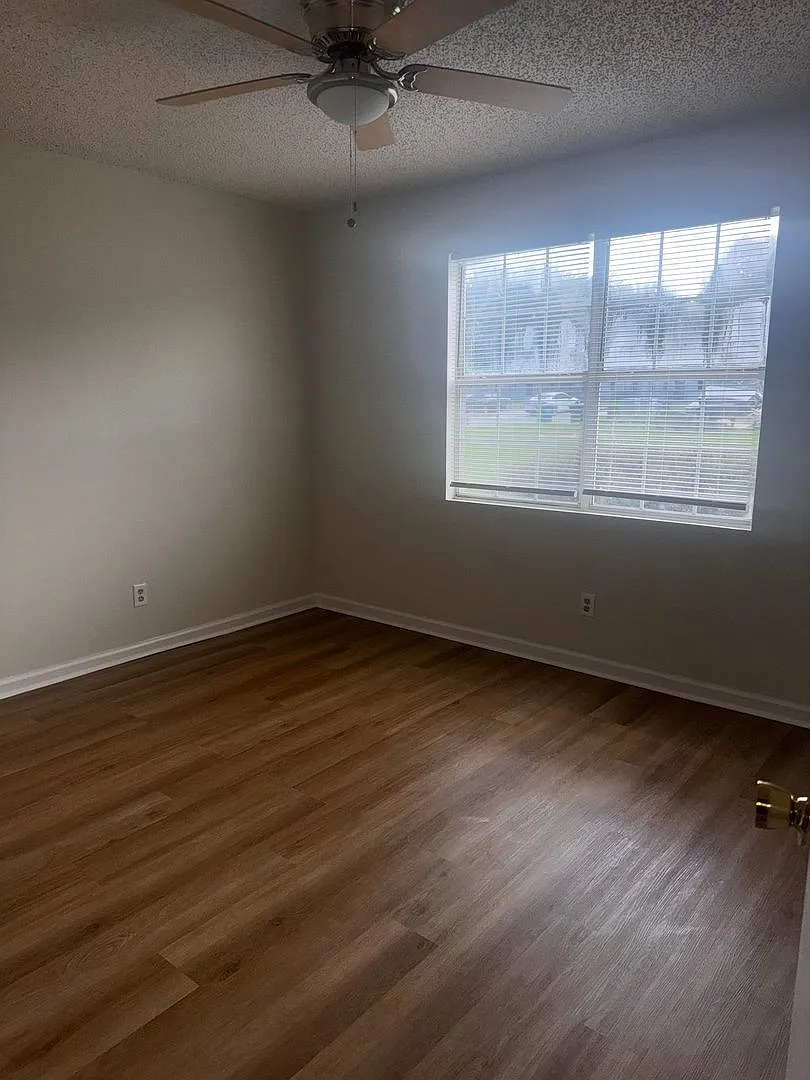 Green Gables Court 604 — Photo 3