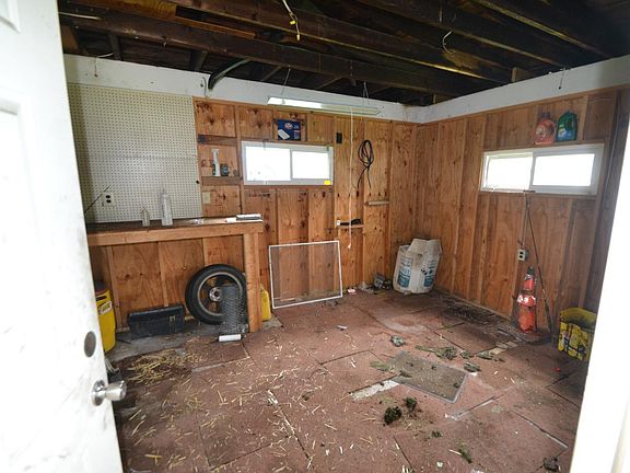 4th image of 301 S 2nd St