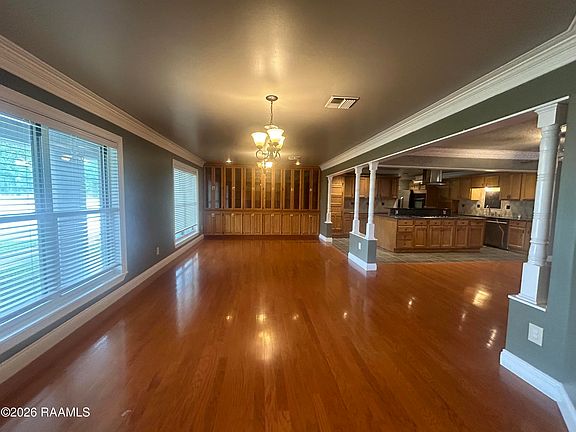 4th image of 2116 Carmel Dr
