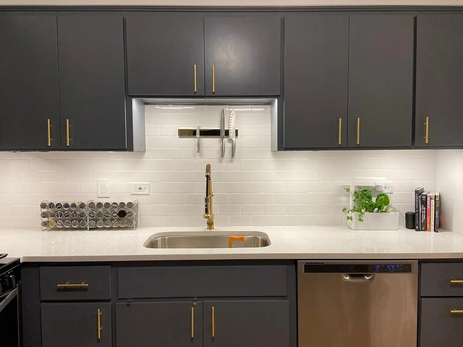 2 bed, 1120 sqft, $2,000 — Photo 3