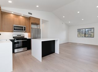 1058 3rd St #B, Encinitas, CA 92024