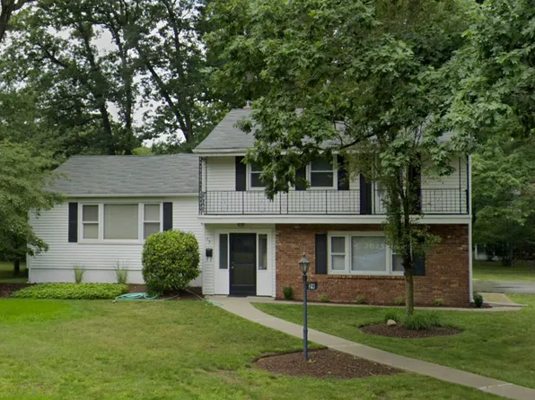 29 Heron Rd, Livingston, NJ 07039
