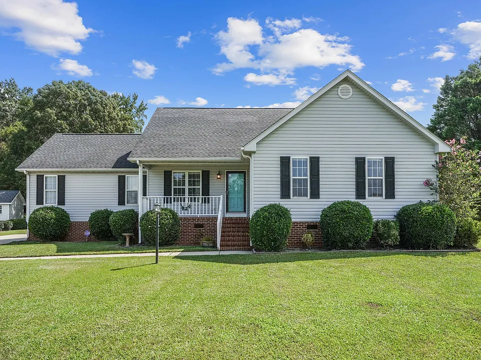 202 Starcrest Dr