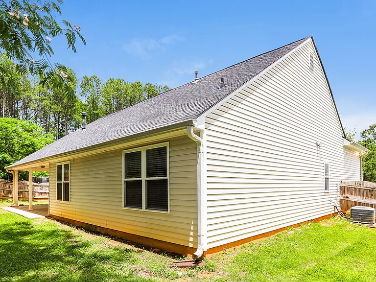 225 Comet Ct — Photo 16