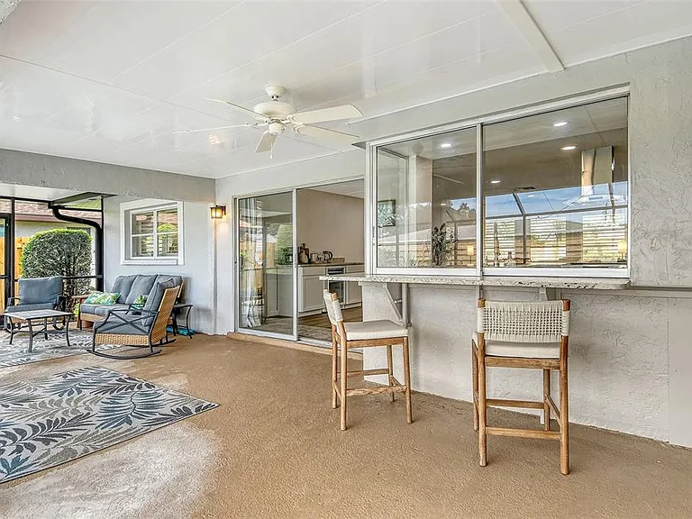 6722 Roxbury Dr — Photo 21
