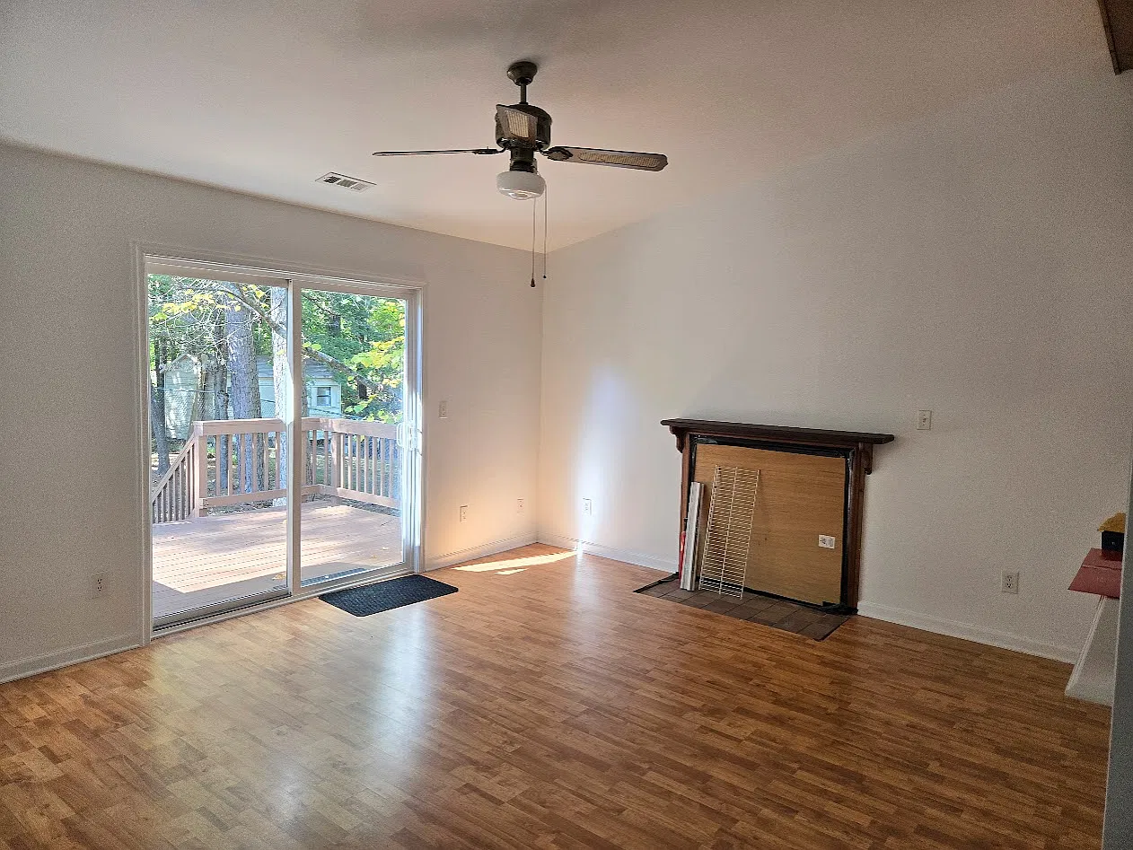 3 bed, 1230 sqft, $1,700 — Photo 2