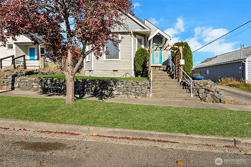 2nd image of 4915 N 43rd Street