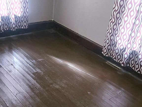 4th image of 415 Biddle St