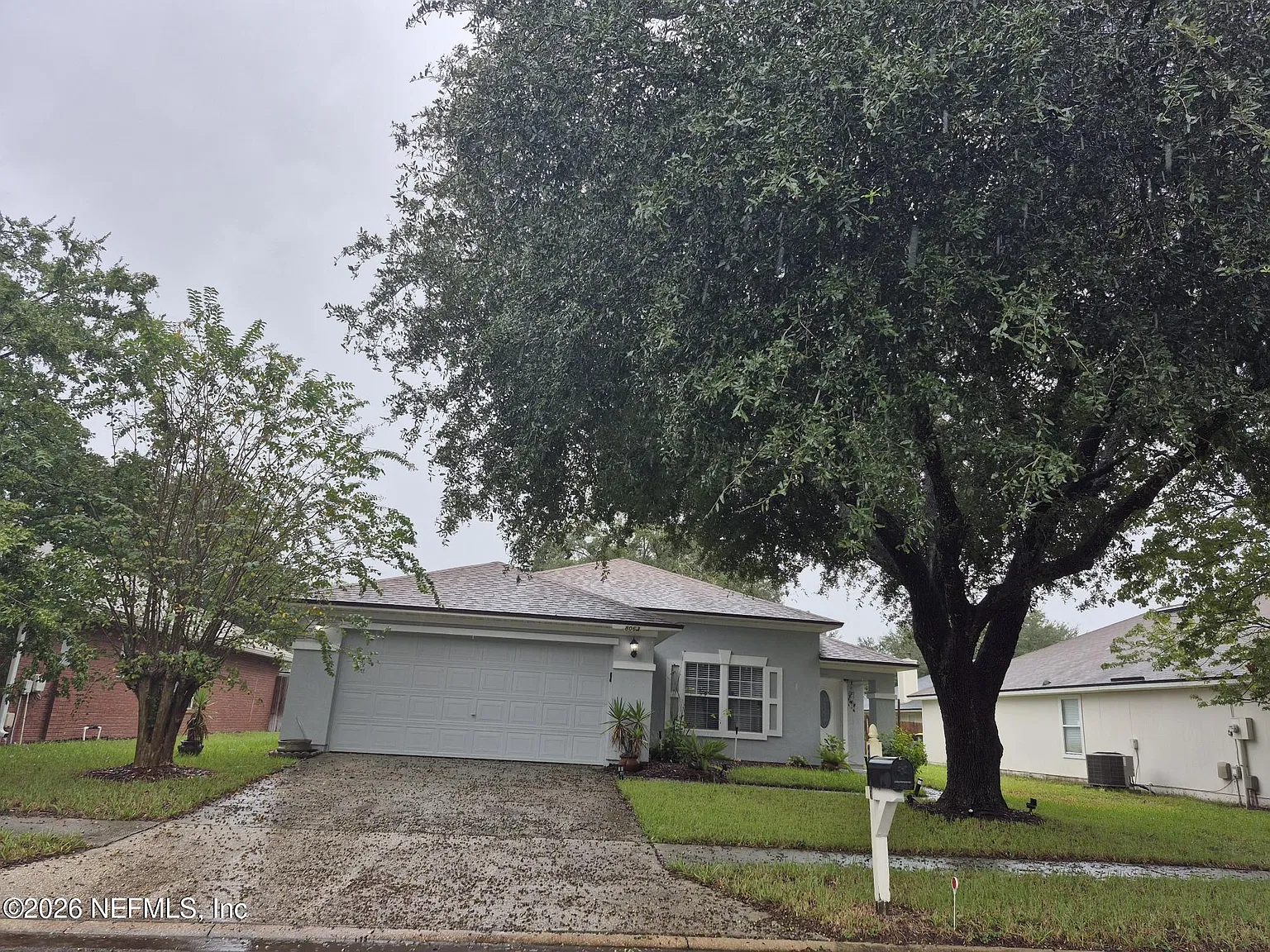 3 bed, 2.0 bath, 1926 sqft, $2,200 — Photo 1