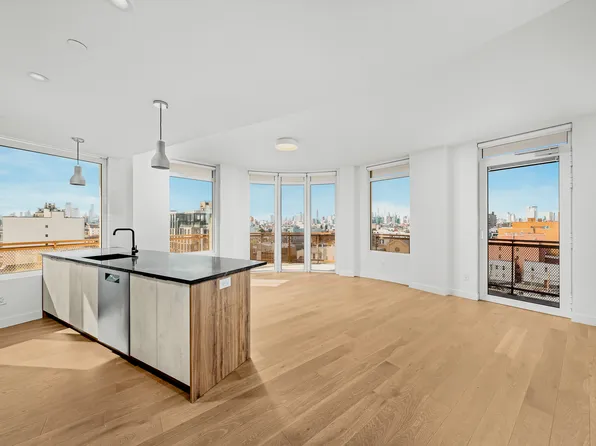 828 Metropolitan Avenue image 1 of 18