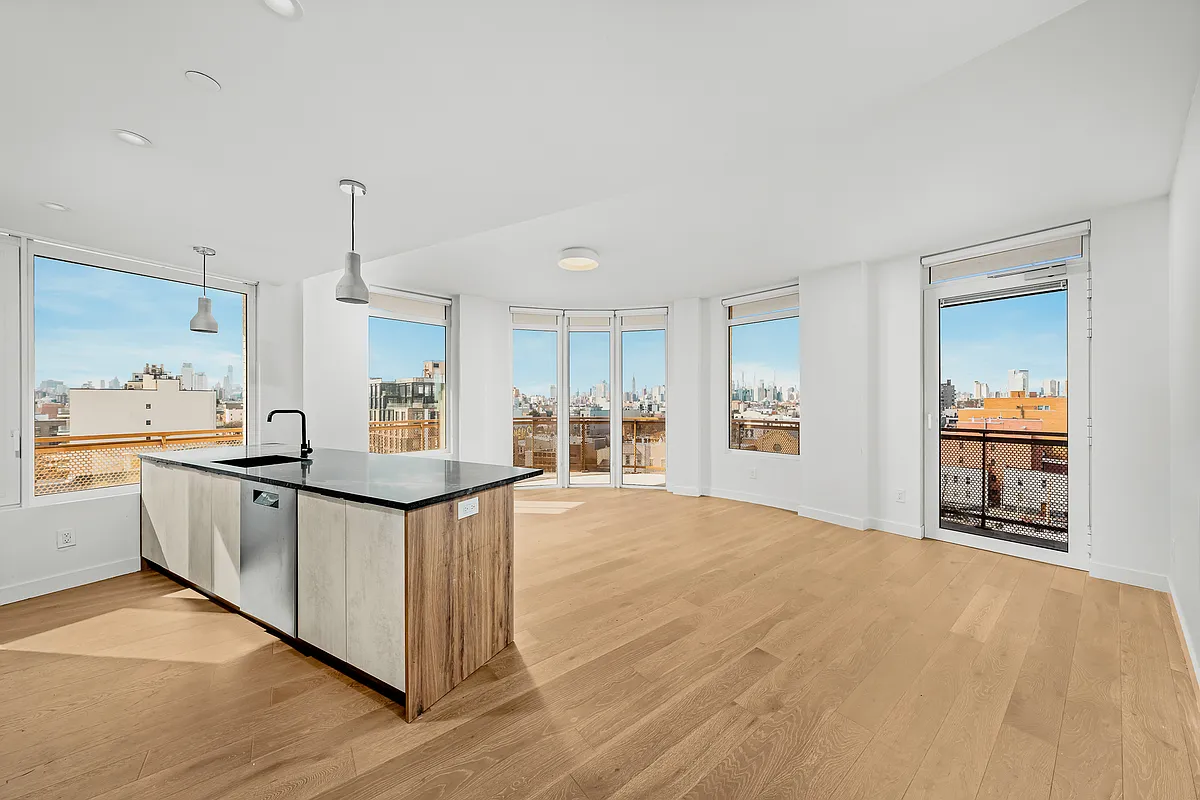 828 Metropolitan Avenue 7O