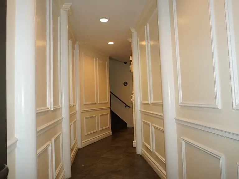 202 E 13th St #Penthouse 5 — Photo 11