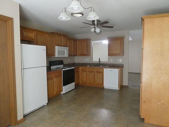 5th image of 1211 NW Willow Dr