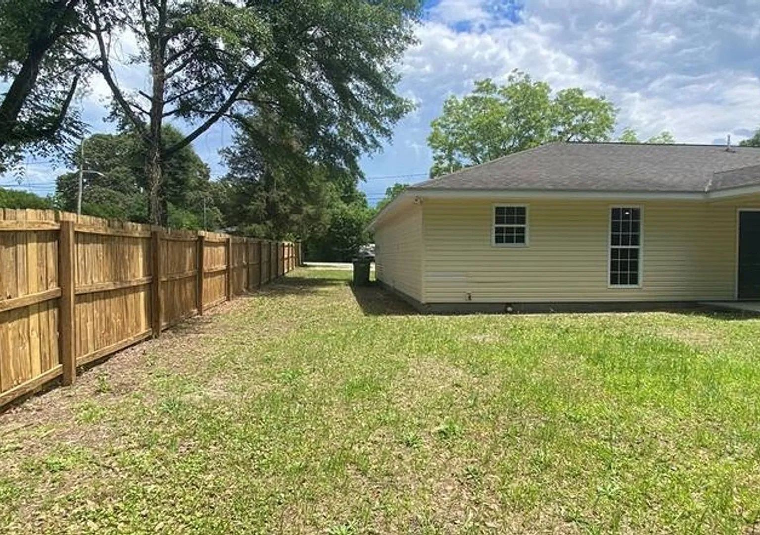 Charming 3BR Duplex in Columbus — Photo 4