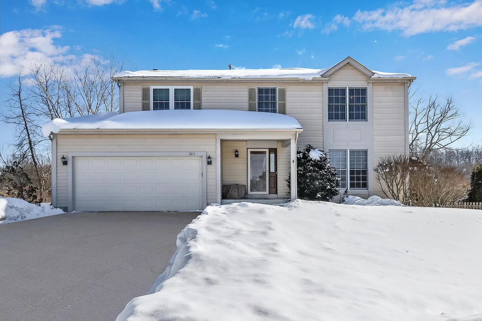 1011 Autumn Dr photo 1