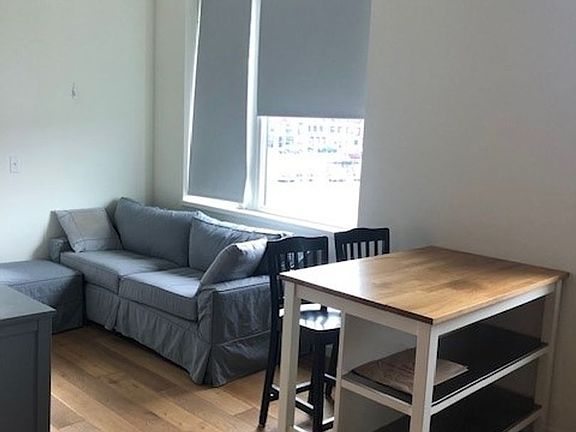 3rd image of 60 Parris St Unit 306