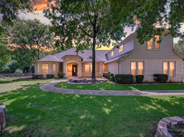 8517 Stallion St, Denton, TX 76208