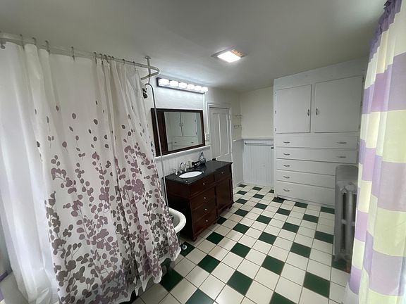 4th image of 203 Main St Floor 2