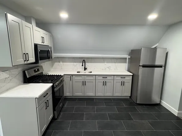 703 Huntington Rd #3, Bridgeport, CT 06610