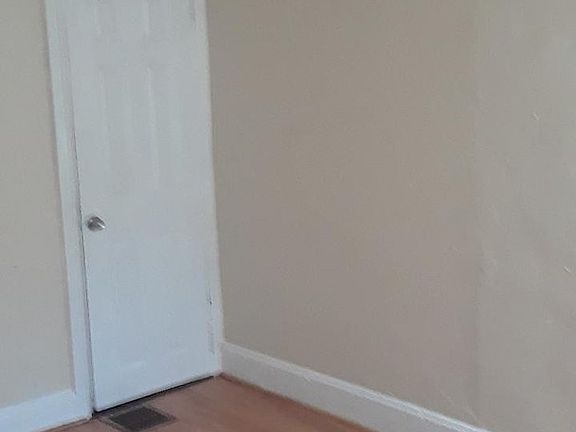 5th image of 3007 Hartville St