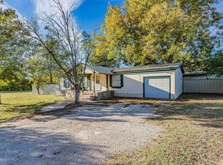 720 Wright Ct, Granbury, TX 76048
