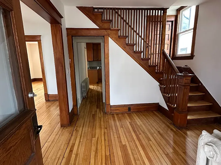 1608 Van Buren Ave — Photo 3