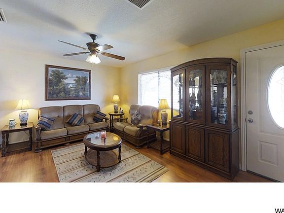 4th image of 925 Rolling Hills Dr