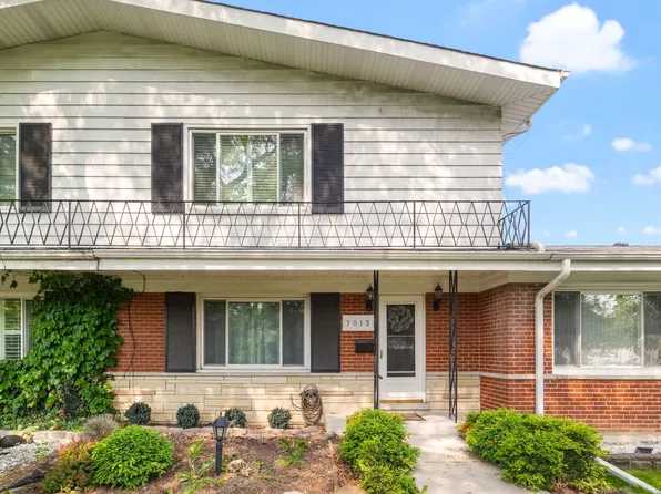 7013 W Greenleaf St, Niles, IL 60714