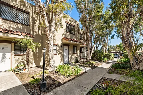 Casa Lane Townhomes Photo 1