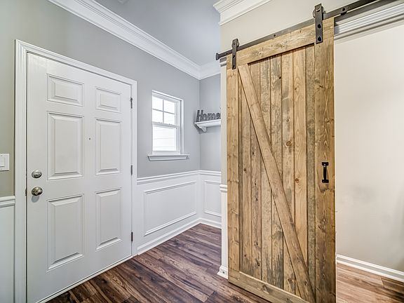 5th image of 406 Mountain View Ln