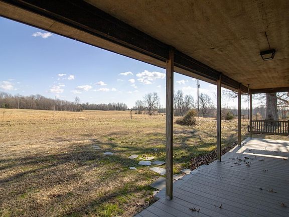 4th image of 3039 Tn Snow Rd