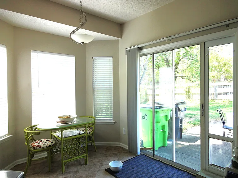 320 Hallwood Ct — Photo 15