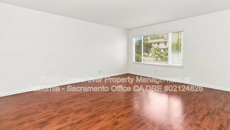 4 bed, 2.0 bath, 1830 sqft, $3,095 — Photo 2