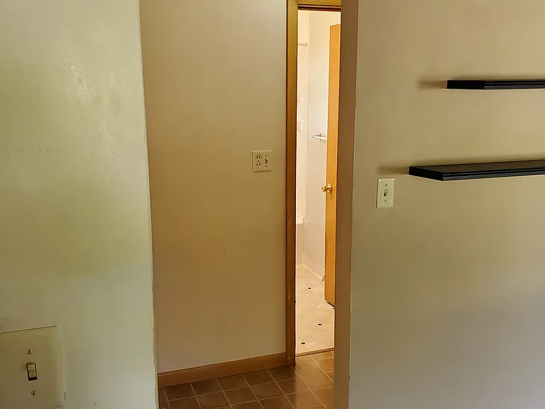 1163 Higgins Ave — Photo 26