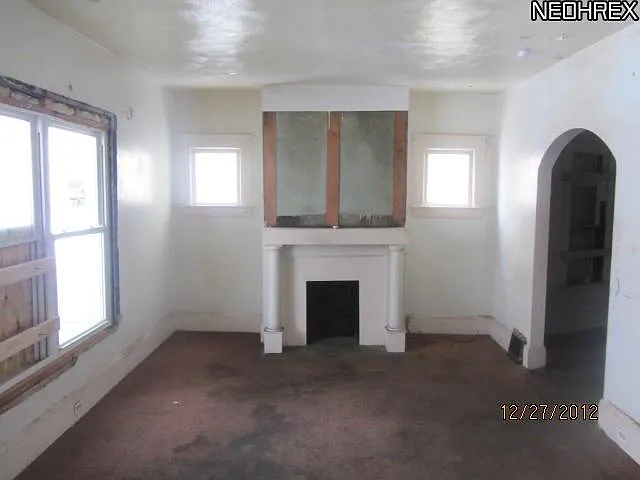 10911 Tacoma Ave photo 1