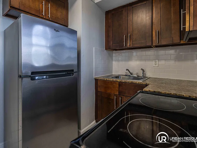 7931 East Dr #301 — Photo 16