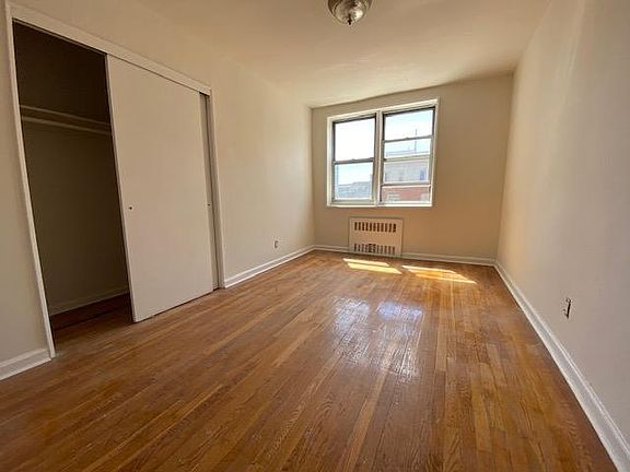 5th image of 38 Barker Ave